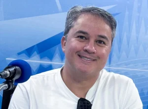 efraim-filho-senador-FOTO-clilson-junior-e1735238104360-1200x704