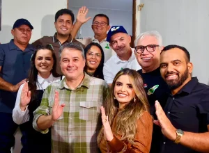 efraim-recebe-apoio-do-prefeito-tota-guedes-e-das-principais-liderancas-de-pedra-lavrada-na-disputa-pelo-governo-da-paraiba-internal