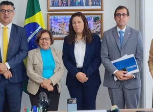 gervasio-maia-reuniao-ministerio-gestao-inovacao-servicos-publicos-560x600